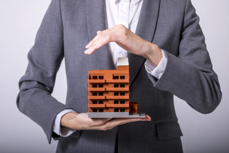 Navigating Apartment Building Insurance Policies: Risk Management